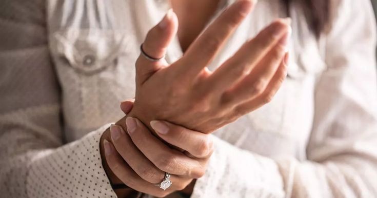 متلازمة-اليد-الغريبة،-يدك-أم-يد-شخص-آخر؟