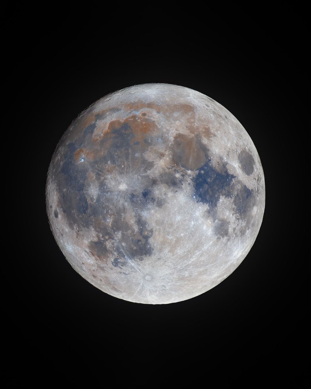 القمر-الأزرق-العملاق-ظاهرة-فلكية-نادرة